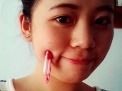 又现酒窝夹笔盖新技能 城里人是不让人活了！